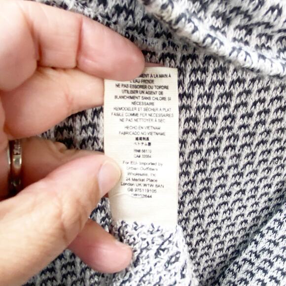 Free People Timber Cowl Neck Tank Top Pullover White Black Women's Medium Casual - Picture 9 of 12